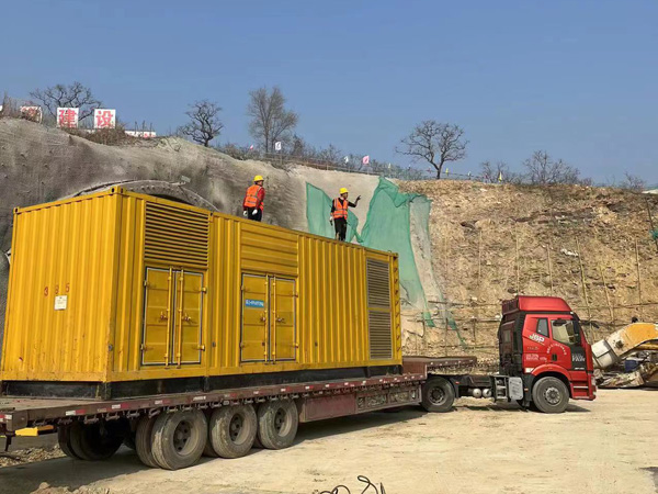 大田发电机租赁如何根据测试结果判断机油泵的工作状态是否正常？