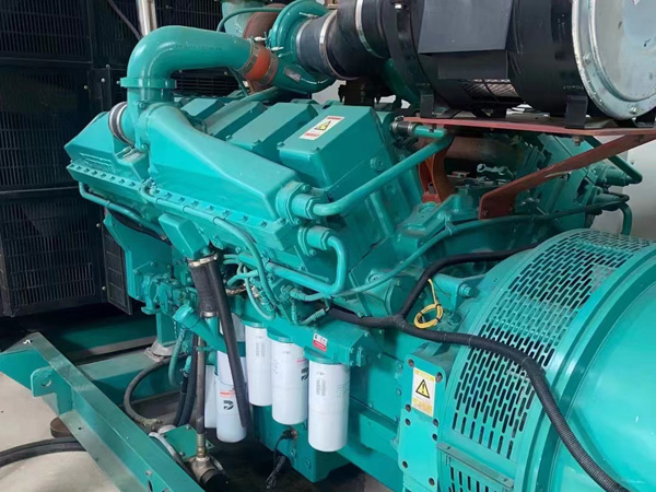 大田更换100kW柴油发电机组机油时，需要注意哪些事项？