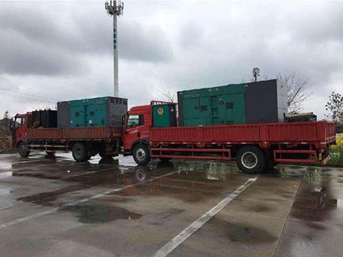 大田涂抹密封胶后,需要等待多长时间才能安装水冷式机油散热器密封件?